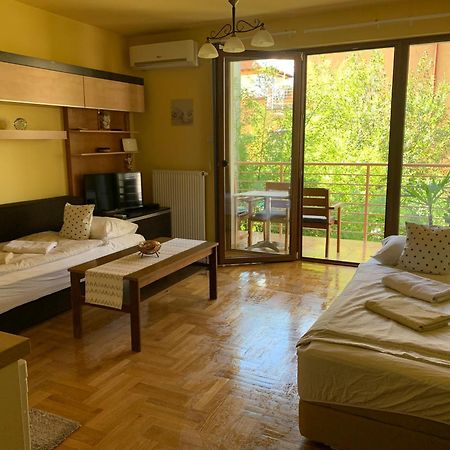 Mandarin Wellness Apartman Siófok Esterno foto