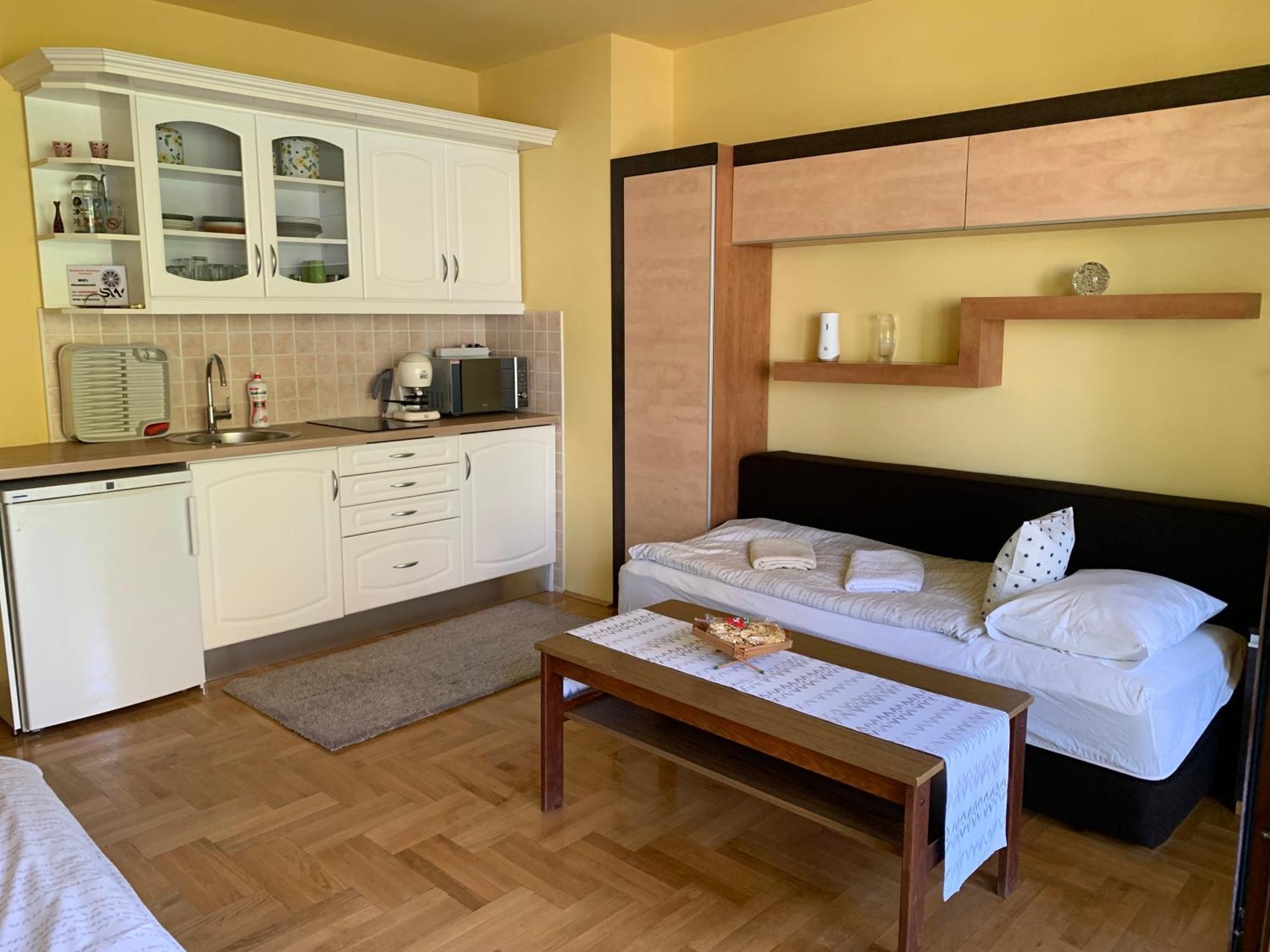 Mandarin Wellness Apartman Siófok Esterno foto
