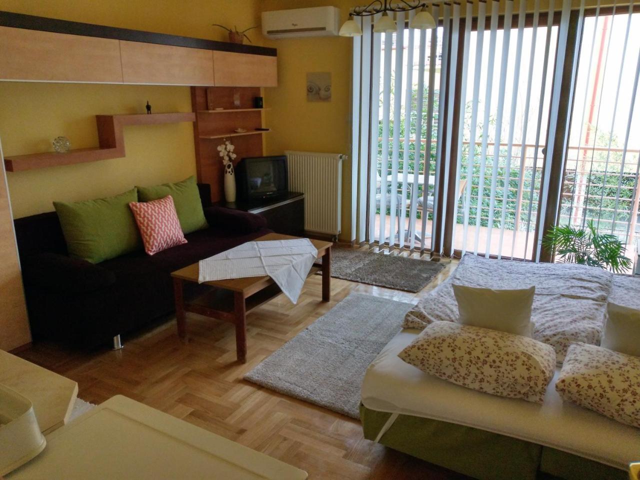 Mandarin Wellness Apartman Siófok Esterno foto