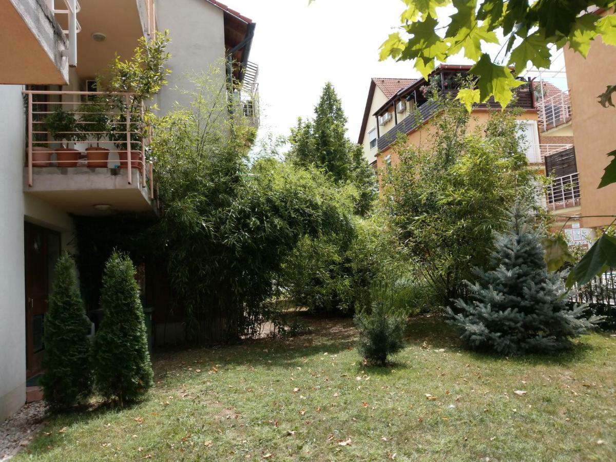 Mandarin Wellness Apartman Siófok Esterno foto
