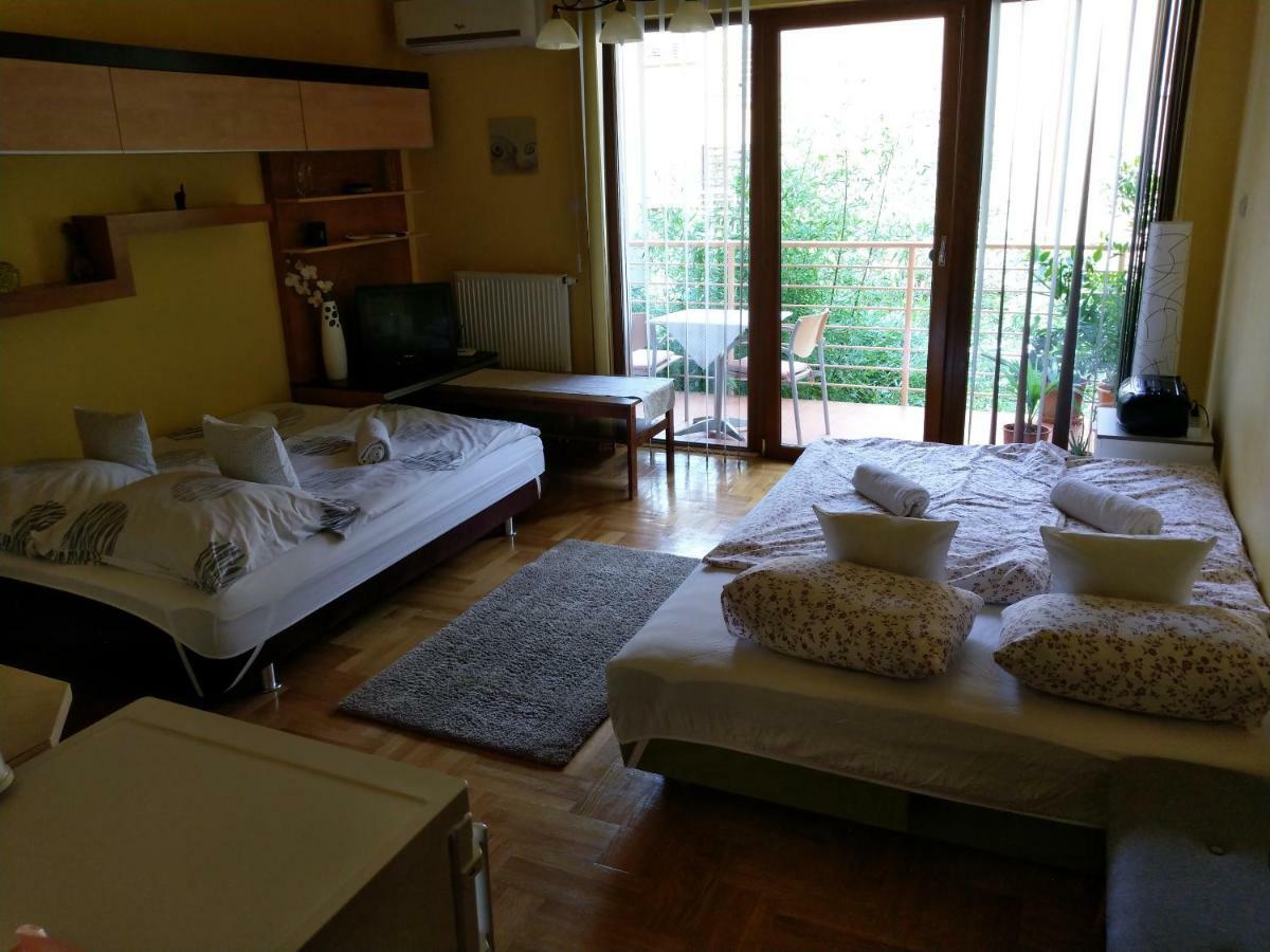 Mandarin Wellness Apartman Siófok Esterno foto